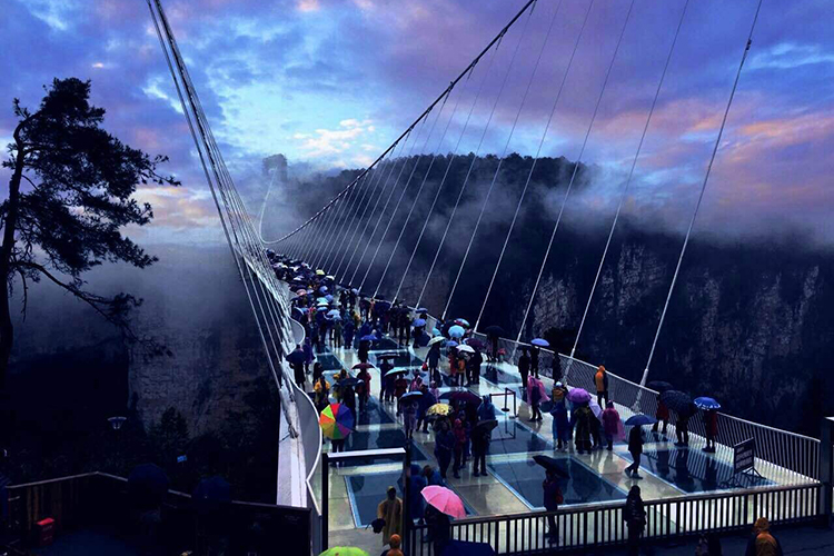 長(zhǎng)沙出發(fā)到張家界玻璃橋、天門(mén)山、玻璃棧道、鳳凰古城3日游